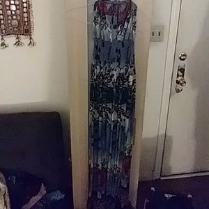 Nwot gorgeous Floral Pattern halter dress